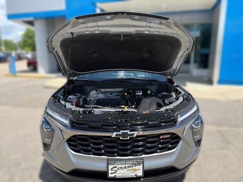New 2026 Chevrolet Trax RS w/ Sunroof Package FWD image 11