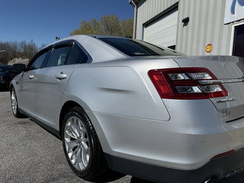 Used 2017 Ford Taurus Limited image 8