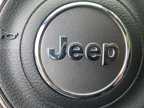 Used 2018 Jeep Compass Latitude AWD/4WD image 26