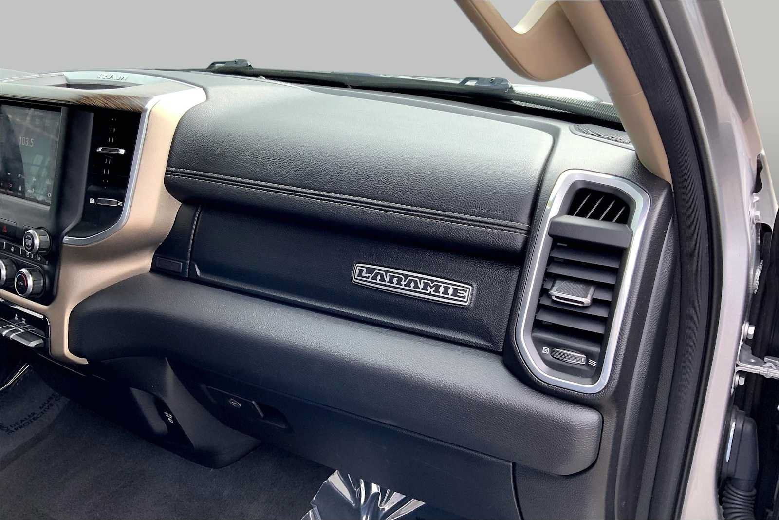 Used 2019 RAM 1500 Laramie AWD/4WD image 17