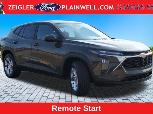 Used 2024 Chevrolet Trax LS w/ LS Convenience Package FWD image 7