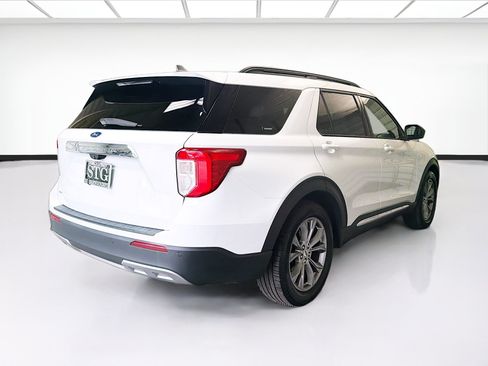 Used 2022 Ford Explorer XLT w/ Equipment Group 202A RWD image 4