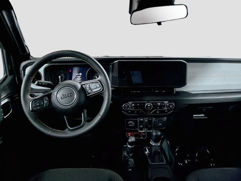 Used 2024 Jeep Wrangler Unlimited AWD/4WD image 22
