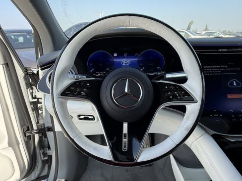 New 2025 Mercedes-Benz Maybach EQS 680 4MATIC image 18