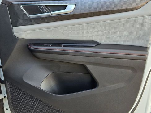 Used 2024 Volkswagen Atlas Peak Edition SE image 30