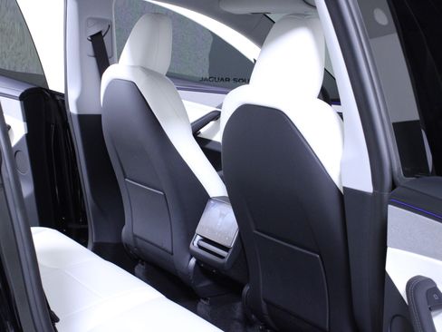 Used 2026 Tesla Model Y 2WD image 14