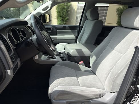 Used 2016 Toyota Sequoia SR5 AWD/4WD image 16