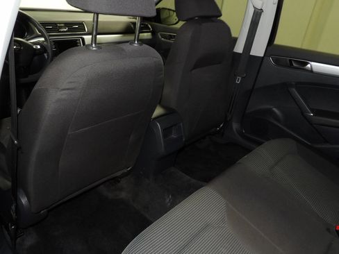 Used 2018 Volkswagen Passat 2.0T S image 11