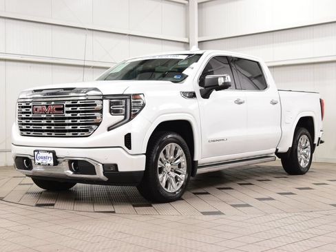 Used 2023 GMC Sierra 1500 Denali AWD/4WD image 3