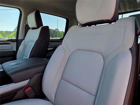 New 2026 RAM 1500 Laramie AWD/4WD image 25