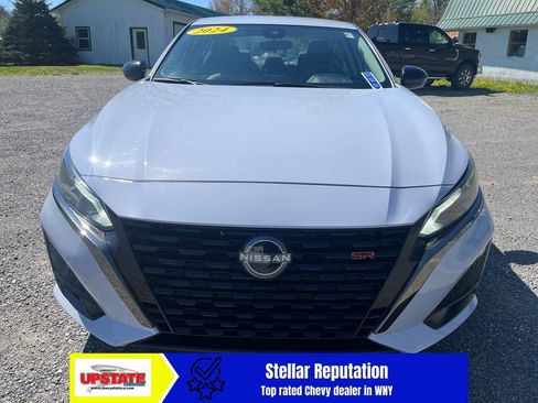 Used 2024 Nissan Altima 2.5 SR FWD image 3