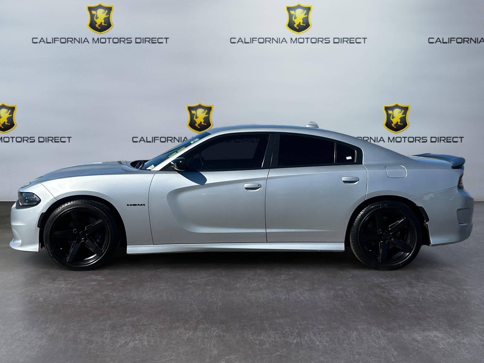 Used 2022 Dodge Charger R/T w/ Plus Group RWD image 2