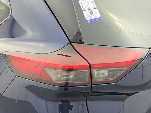 New 2026 Nissan Rogue Platinum AWD/4WD image 33