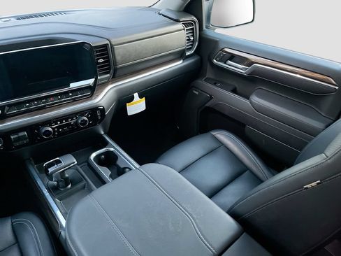 Used 2025 Chevrolet Silverado 1500 RST w/ Convenience Package II RWD image 24