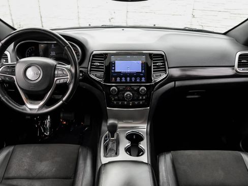 Used 2020 Jeep Grand Cherokee Altitude RWD image 16