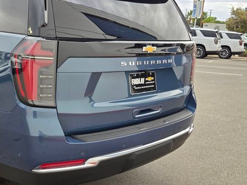 Certified 2025 Chevrolet Suburban LS RWD image 5