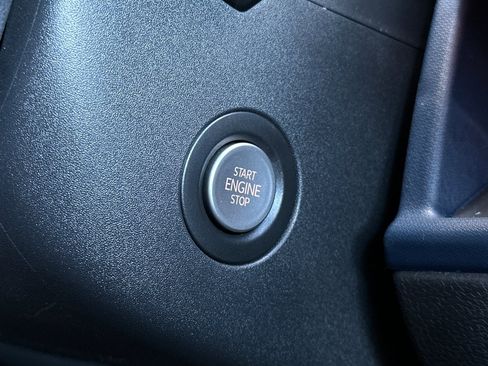 New 2025 Volkswagen ID. Buzz Pro S image 22