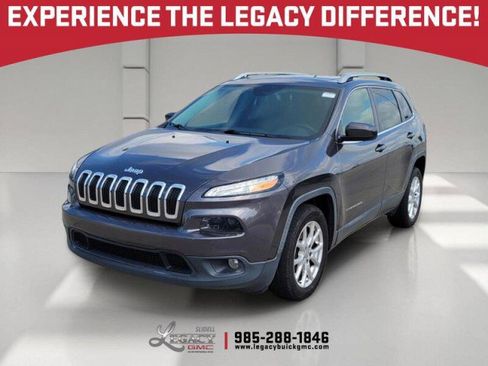 Used 2017 Jeep Cherokee Latitude w/ Comfort/Convenience Group FWD image 1