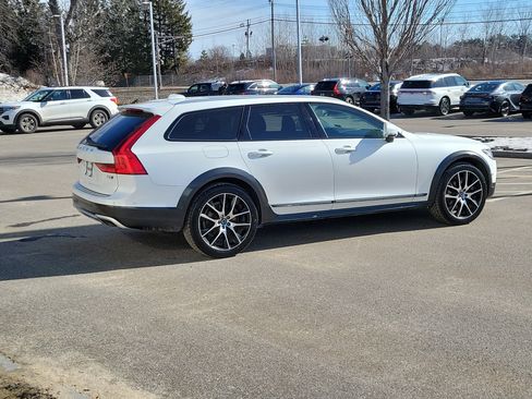 Used 2019 Volvo V90 T6 Cross Country w/ Advanced Package image 7