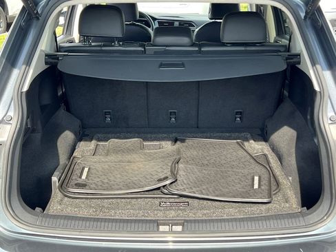 Used 2022 Volkswagen Tiguan SE AWD/4WD image 20