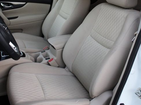 Certified 2020 Nissan Rogue SV image 21