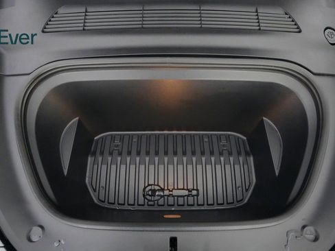 Used 2025 Tesla Model Y Long Range image 22