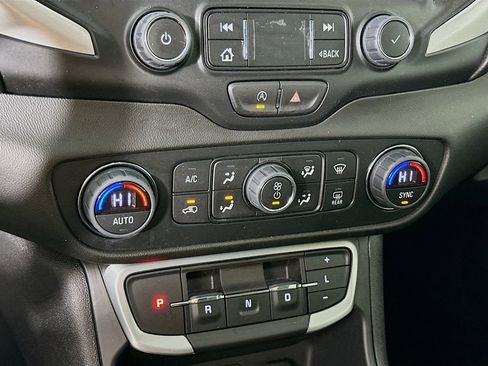 Used 2023 GMC Terrain SLT w/ Tech Package image 24