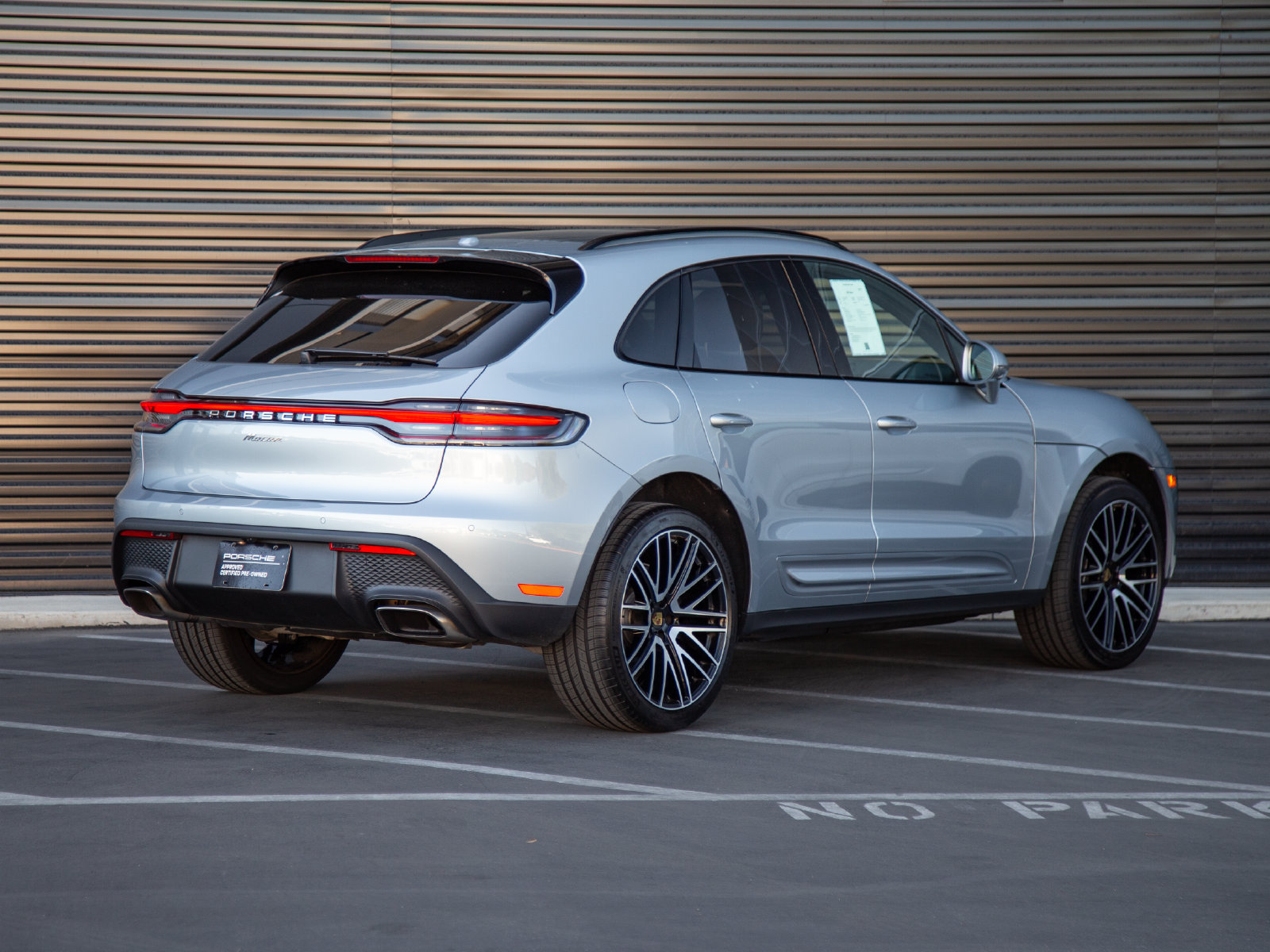 Certified 2026 Porsche Macan AWD/4WD image 7