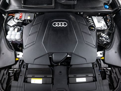Certified 2023 Audi Q8 Premium Plus w/ Premium Plus Package AWD/4WD image 21