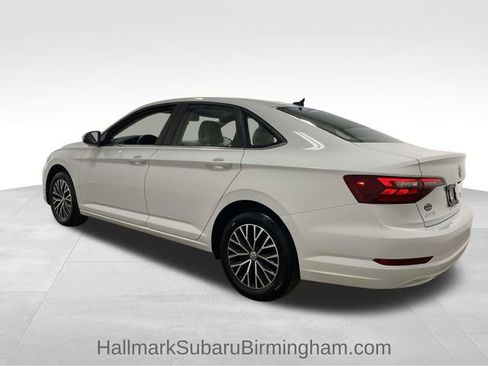 Used 2021 Volkswagen Jetta image 4