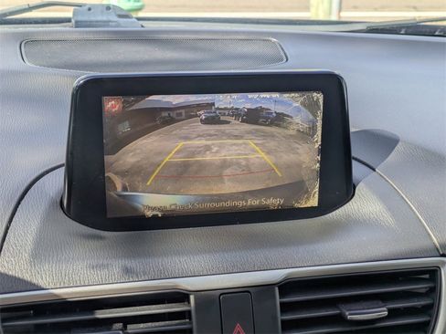 Used 2017 MAZDA MAZDA3 Sport w/ Preferred Equipment Package image 19