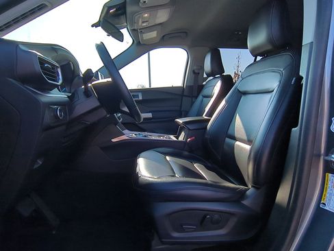 Used 2023 Ford Explorer XLT w/ Equipment Group 202A image 27