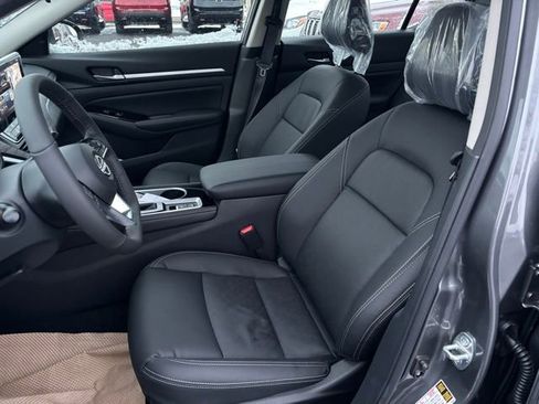 New 2025 Nissan Altima 2.5 SL image 13