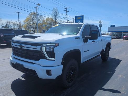 Certified 2024 Chevrolet Silverado 3500 LTZ w/ LTZ Plus Package AWD/4WD image 4