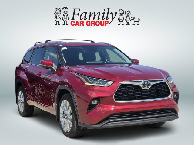 Used 2023 Toyota Highlander Limited AWD/4WD image 2