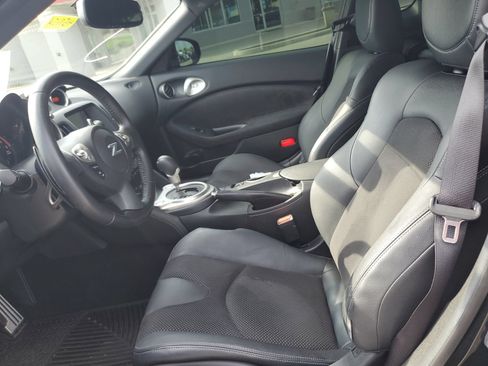 Used 2019 Nissan 370Z Touring Sport RWD image 11