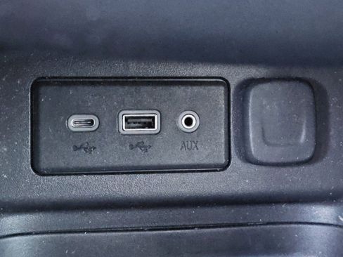 Used 2023 Chevrolet Equinox LT image 11