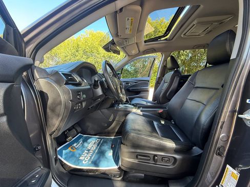 Used 2018 Honda Pilot Touring image 10