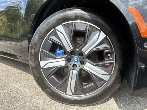 Used 2024 BMW iX xDrive50 w/ Premium Package AWD/4WD image 19