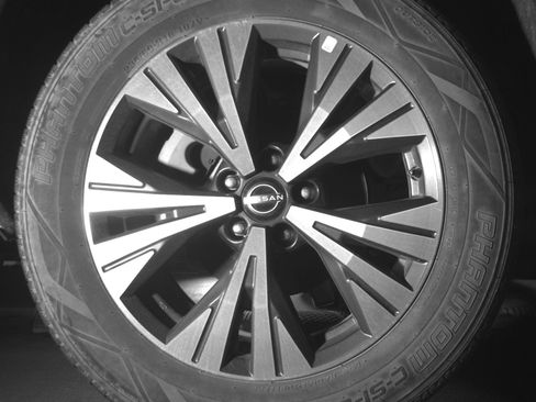 Used 2023 Nissan Rogue SV image 15