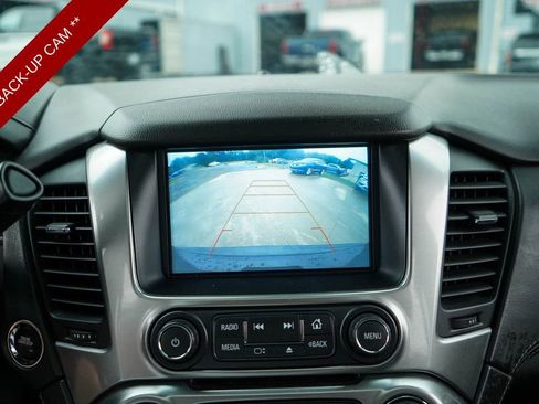 Used 2019 Chevrolet Tahoe LT w/ Luxury Package AWD/4WD image 11