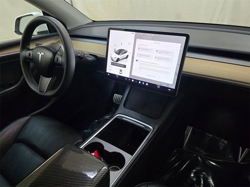 Used 2022 Tesla Model Y Performance image 10