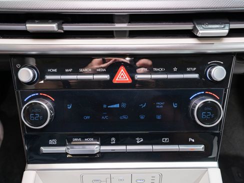 Used 2025 Hyundai Santa Fe SEL FWD image 21