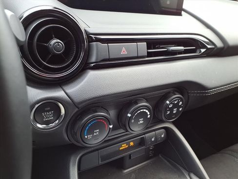 Used 2025 MAZDA MX-5 Miata Club image 5