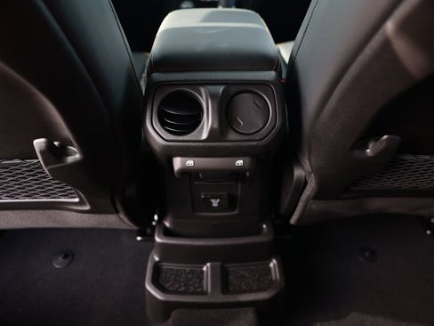 New 2026 Jeep Wrangler Unlimited Sahara AWD/4WD image 31