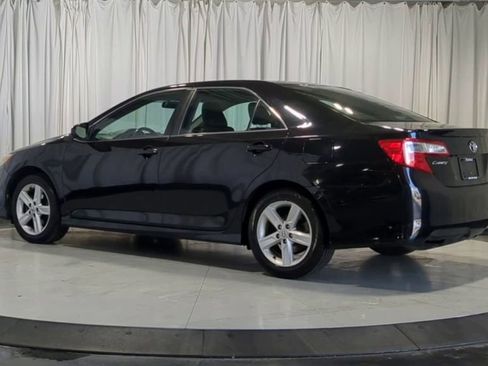 Used 2014 Toyota Camry SE FWD image 8