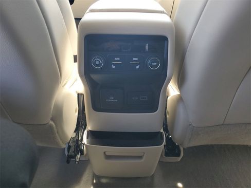 Used 2021 GMC Acadia Denali w/ Denali Ultimate Package image 13