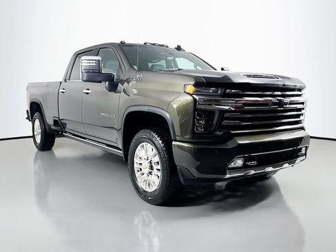 Used 2023 Chevrolet Silverado 3500 High Country w/ Z71 Off-Road Package AWD/4WD image 4