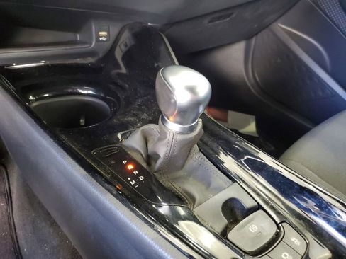 Used 2021 Toyota C-HR XLE image 26