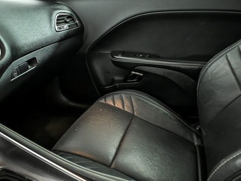 Used 2017 Dodge Challenger SRT Hellcat RWD image 30